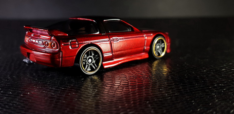 Illustration for article titled A red Nissan